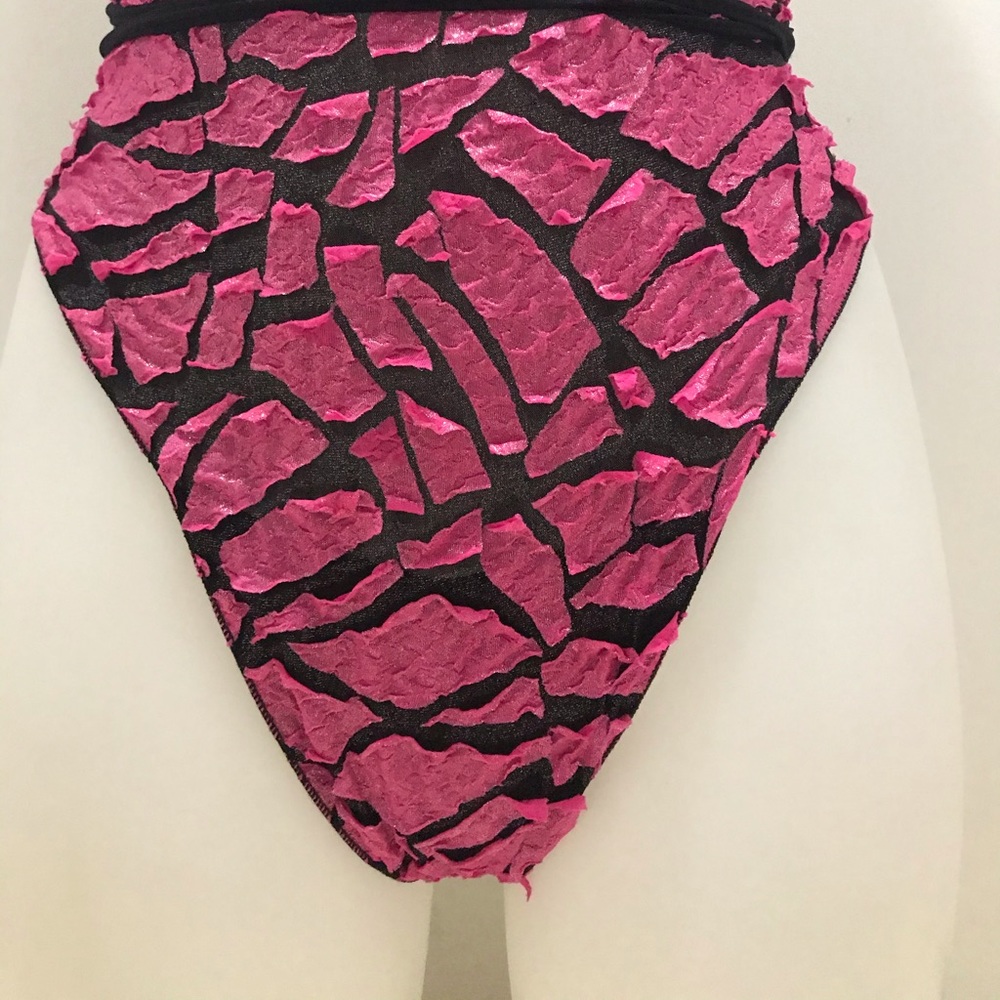 Swimsuit - Picture 5 of 7